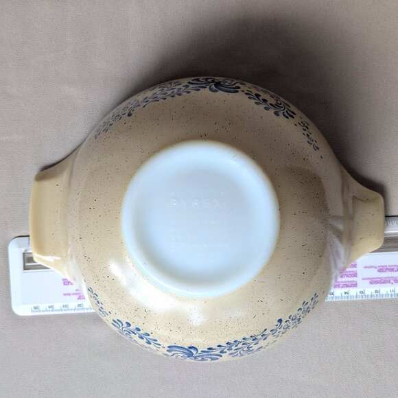 Vintage Pyrex Homestead, 1970s Blue Design Speckled Beige Cinderella Set of 4 - Picture 8 of 11